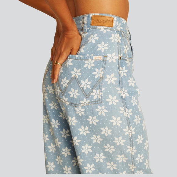 Billabong x Wrangler Perfect Pair High Waisted Cropped Pant - Picture 3 of 16